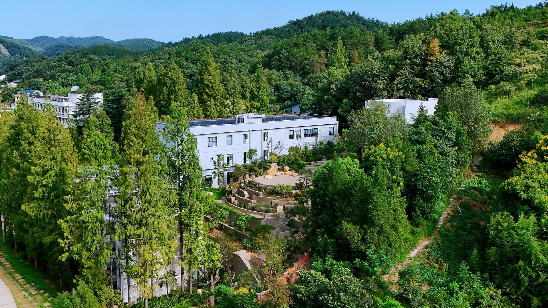 道花园的山林与建筑